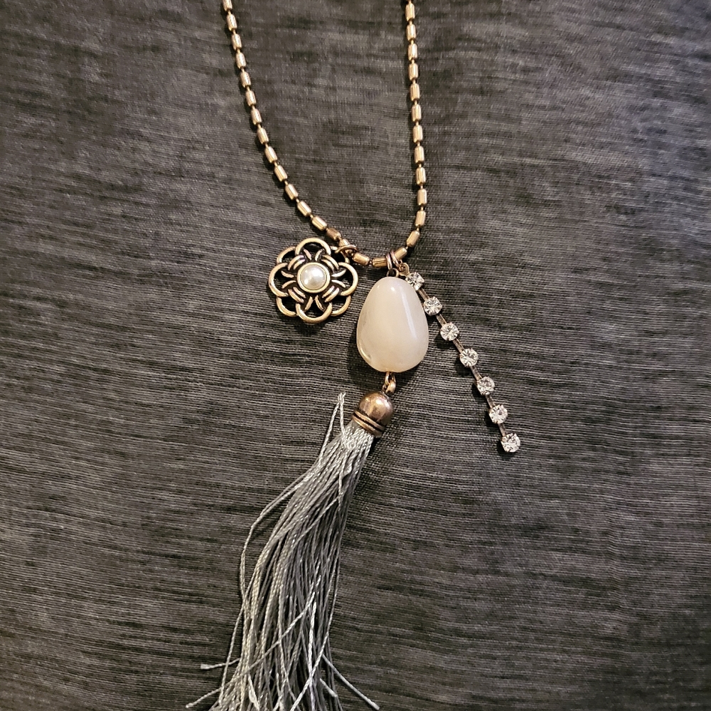 Necklace and earings